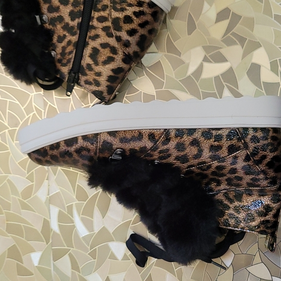 New, never worn hightop shoes! - Picture 6 of 6